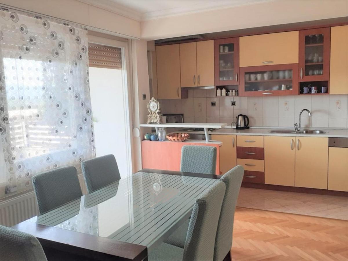Spacious 80M2 Apartment In The Center Ljubuški Exterior foto